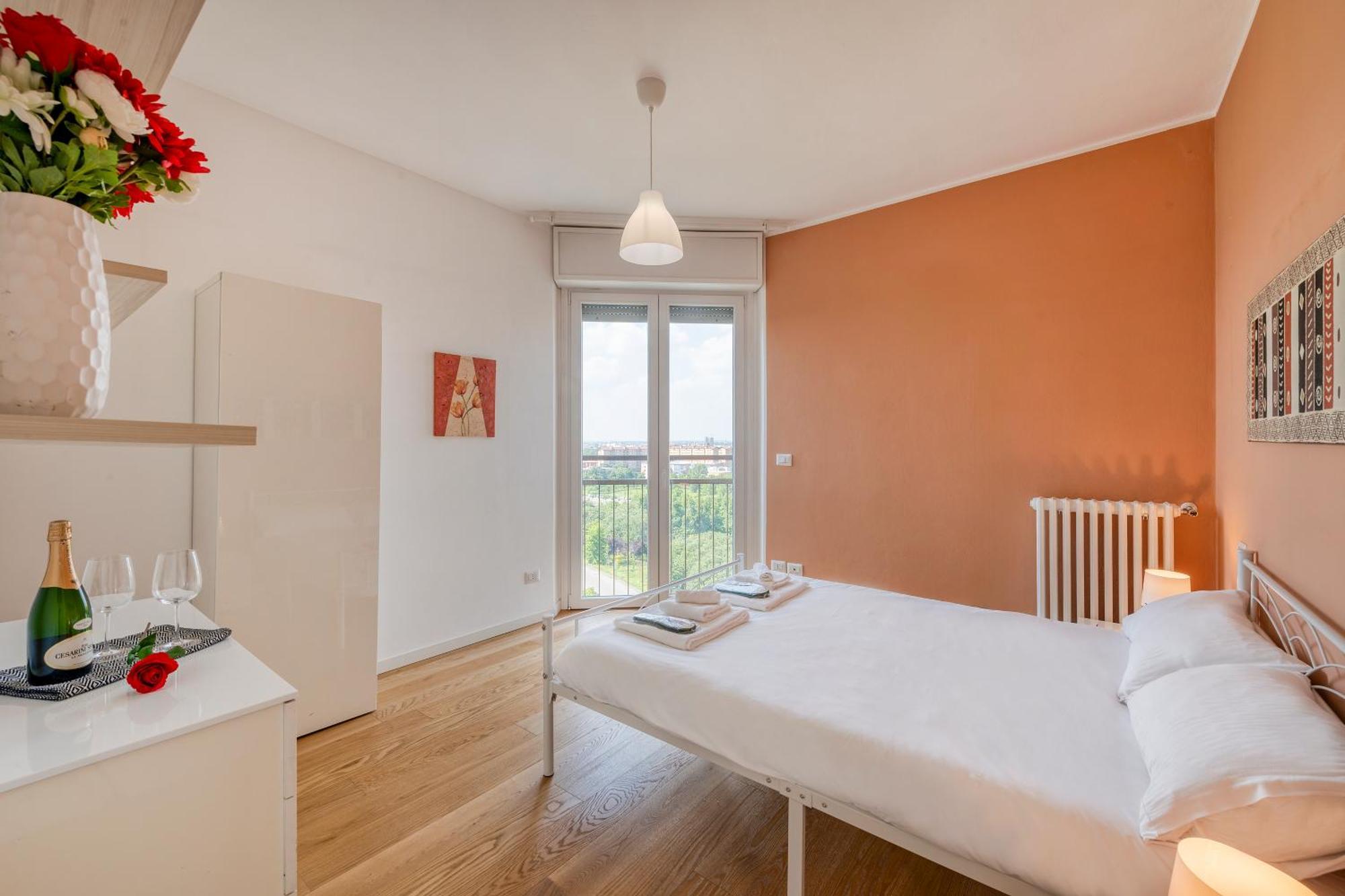 Omodeo, 19 - Ampio E Panoramico Lejlighed Milano Eksteriør billede
